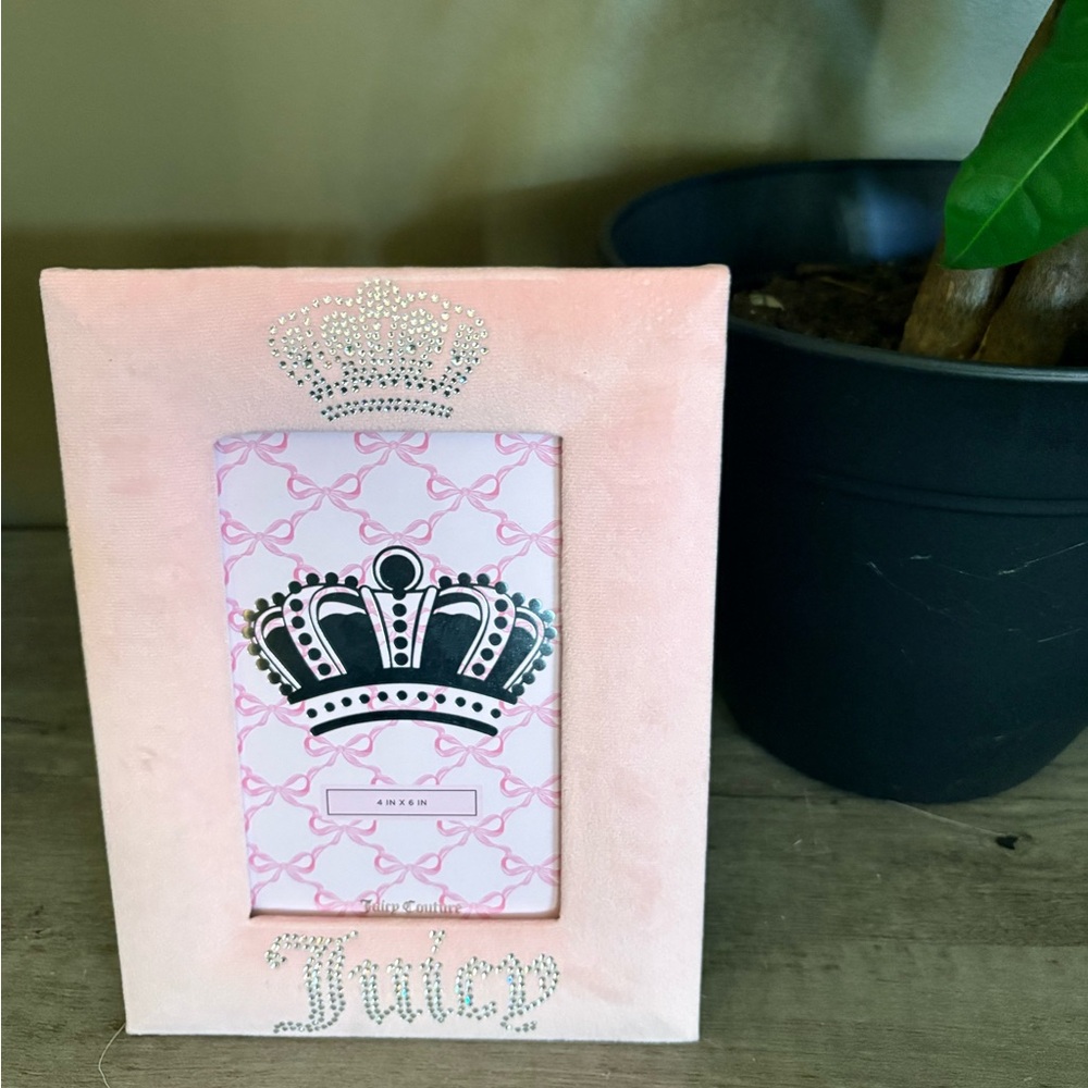 NWT Juicy Couture Pink Velvet Jeweled Photo Frame 4x6